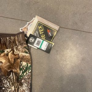 Under Armour Hunting; GoreTex Rain Pants; RealTree Pattern